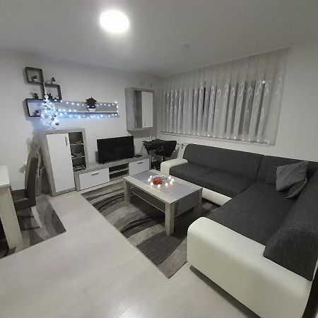 Apartman Lela Karlovac Exterior foto